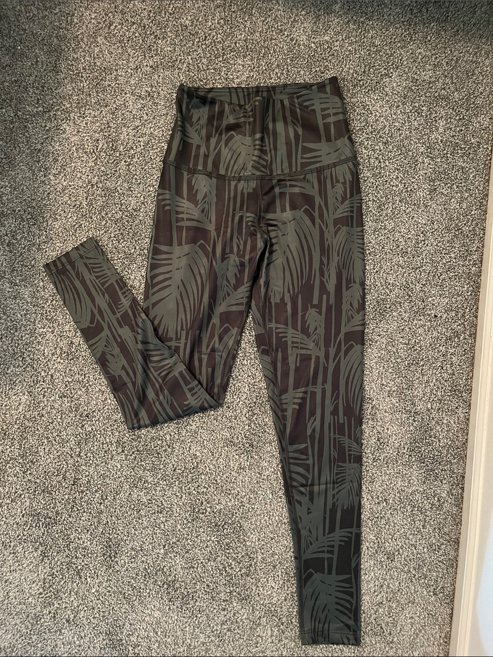Beyond Yoga Olive & Charcoal Printed Leggings